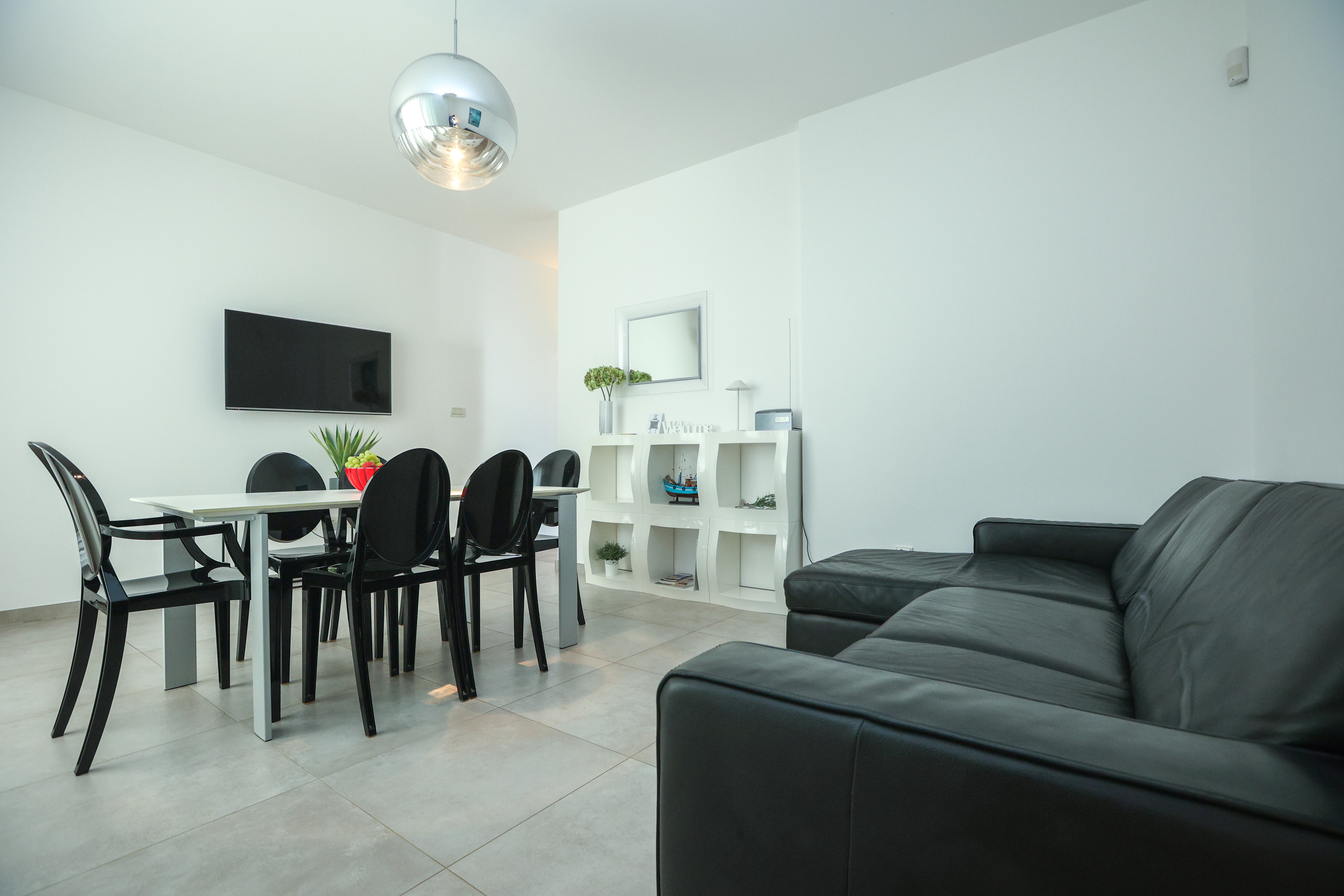 Luxury Two-Bedroom Apartment with Terrace